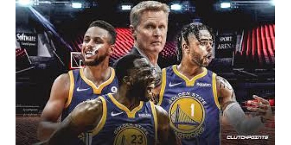 El entrenador de los Golden State Warriors, Steve Kerr, es cuestionado sobre política